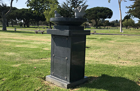 Pedestals & Benches